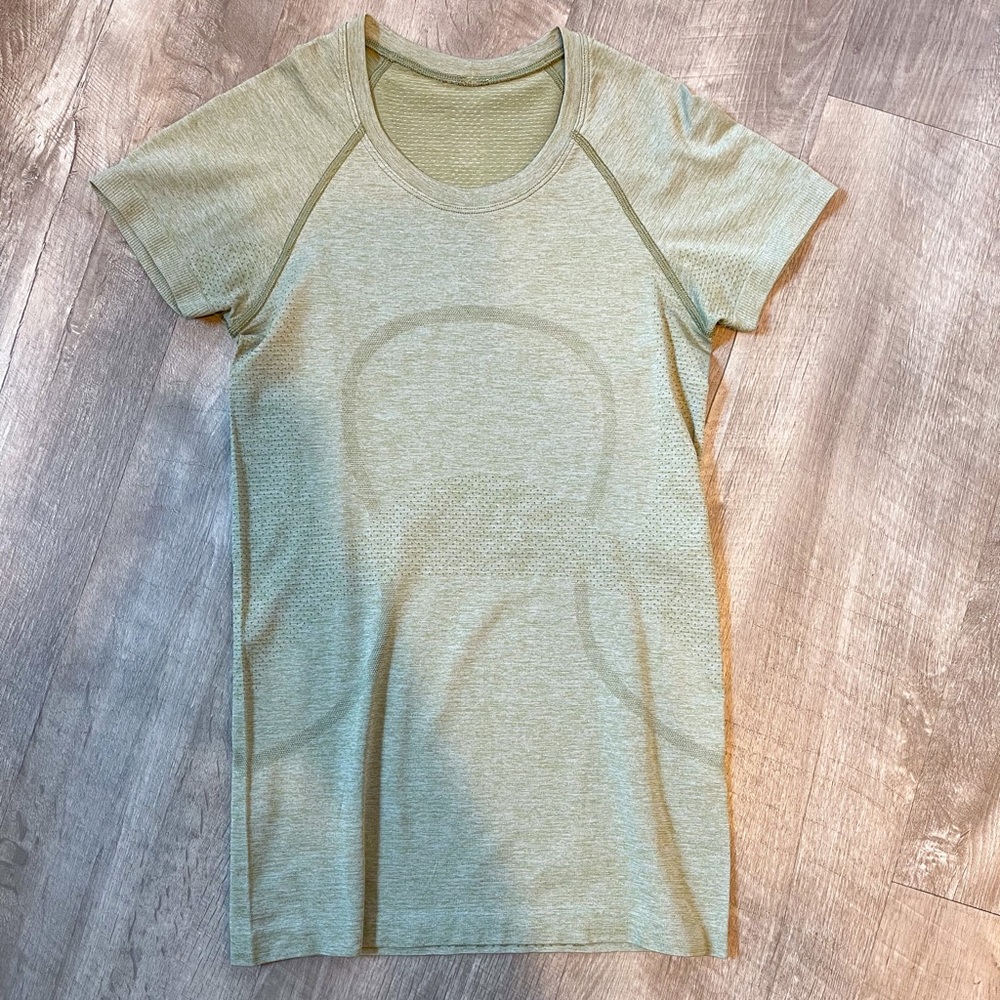 Lululemon Swiftly Tech Short Sleeve 2.0